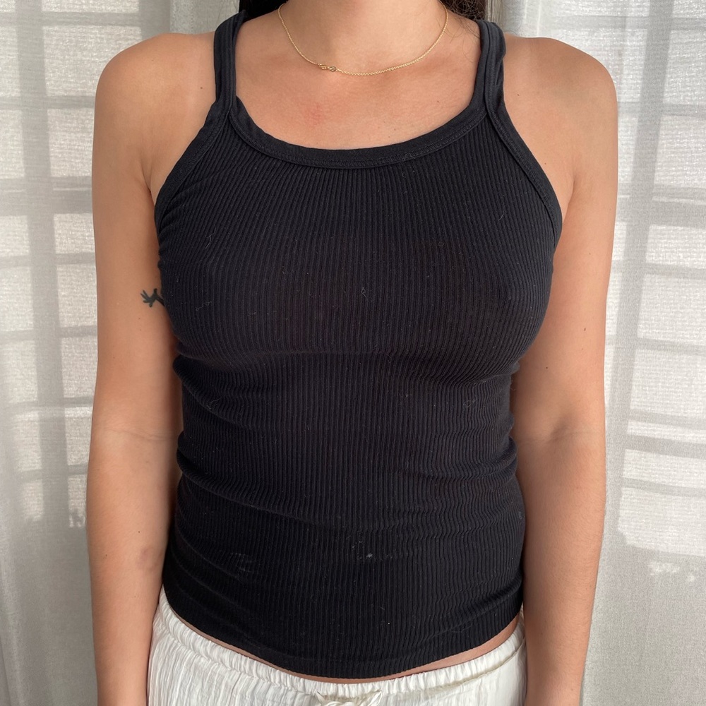Ribbed tank